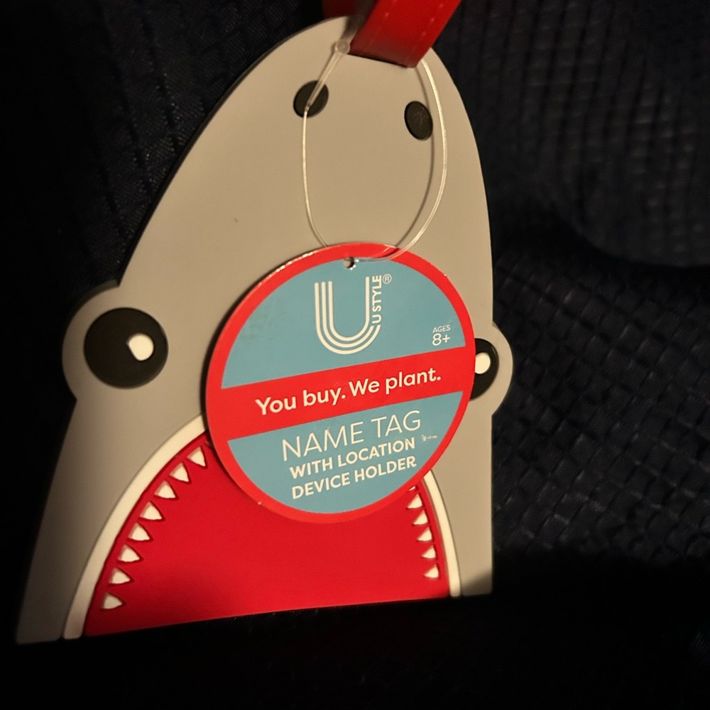 Shark Design‎ Name Tag with Device Holder